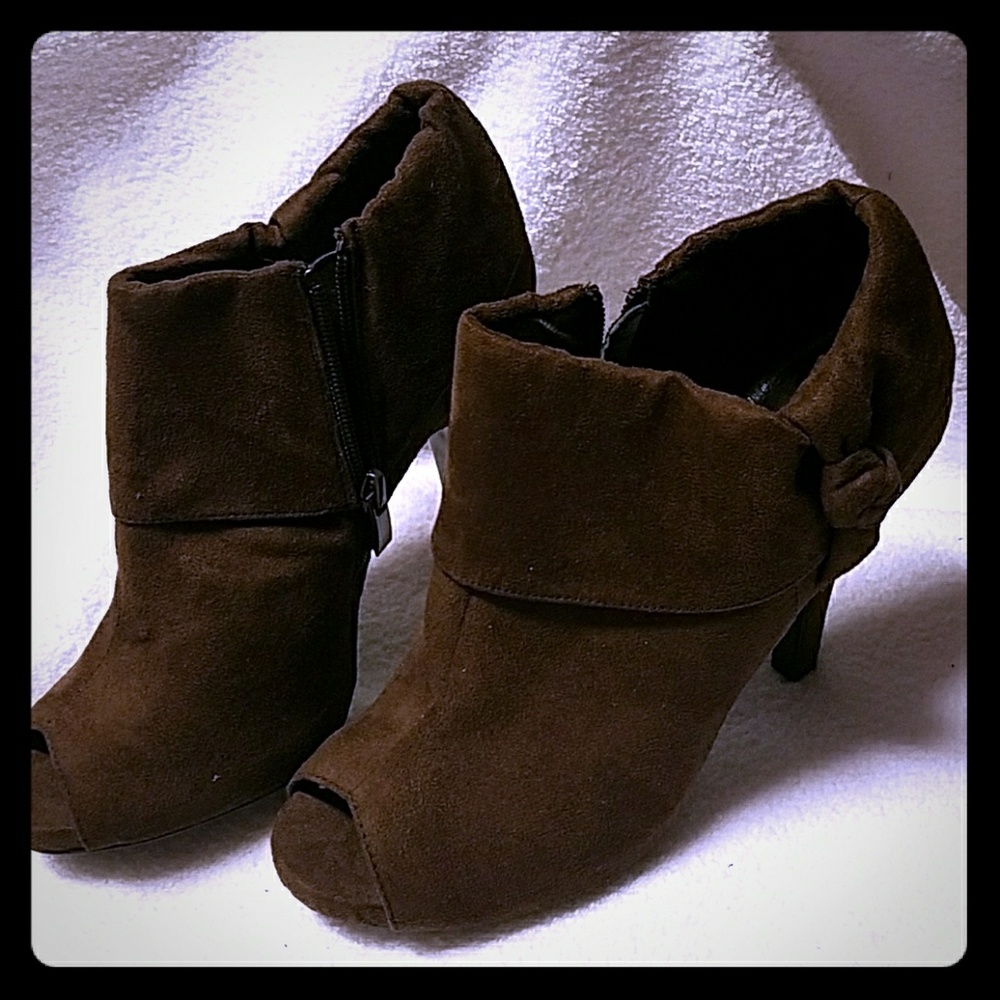 Suede brown booties